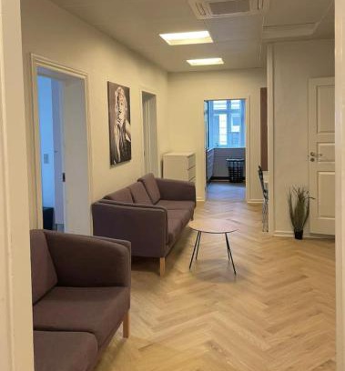 Aalborg Apartment | 7-bedroom apartment with 2x private parking