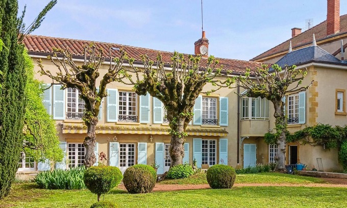Charlieu House | 7 bedroom awesome home in Charlieu