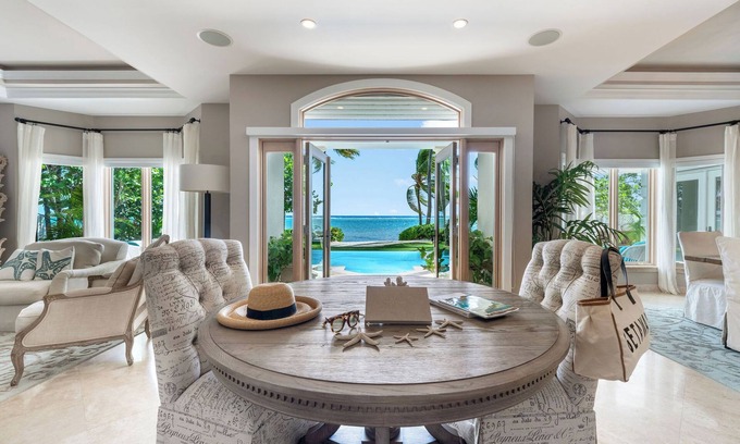 South Sound House | 7 bedroom, Beachfront on South Sound - Great for Families