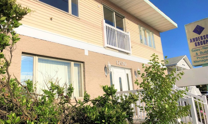 North Ocean City House | 7 Bedroom, great for Groups close to Northside Park and Beach