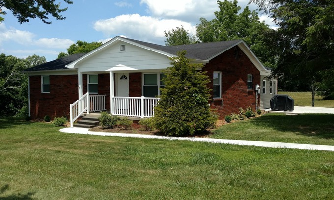 Nancy House | 7 Bedroom Home/Lake Cumberland/Somerset/Pulaski County Park/Lees Ford Marina