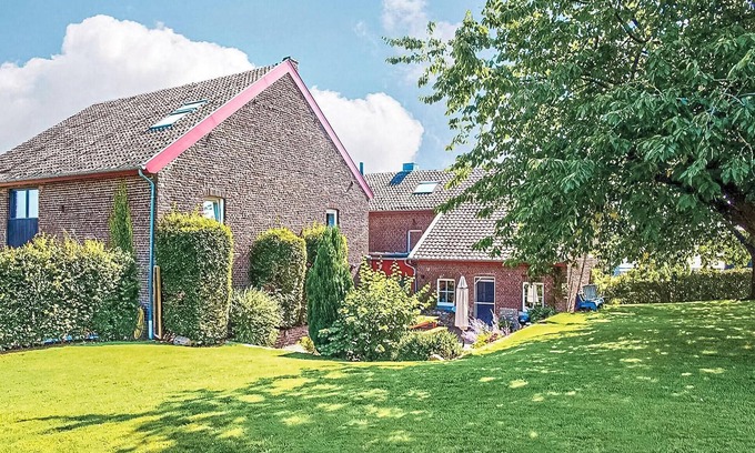 Remersdaal House | 7 bedroom lovely home in Remersdaal
