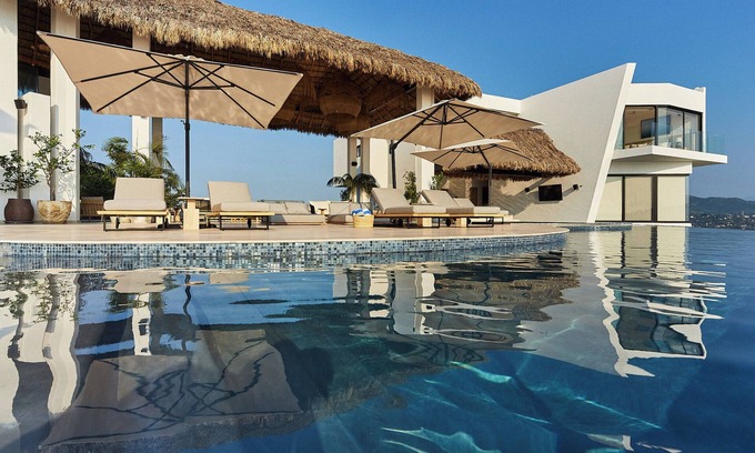 La Punta Villa | 7-bedroom villa in delightful Manzanillo with WiFi, AC. Start your vacation now