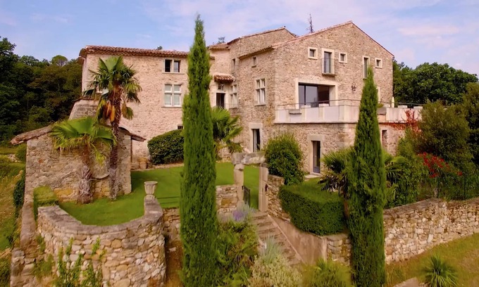 Les Aires Villa | 7 bedrooms, 6 bathrooms, 3 dining rooms, 4x15 pool, terraces,