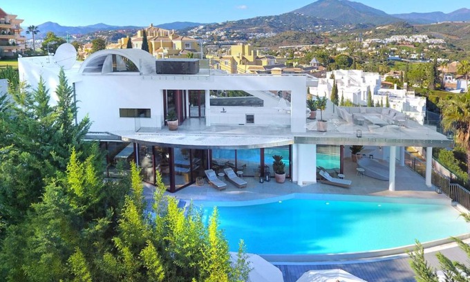 Nueva Andalucia Villa | 7 bedrooms villa with sea view private pool and jacuzzi at Marbella 3 km away from the beach