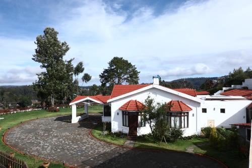 Fern Hill Villa | 7 BHK Luxury Heritage Villa - Rock Ooty