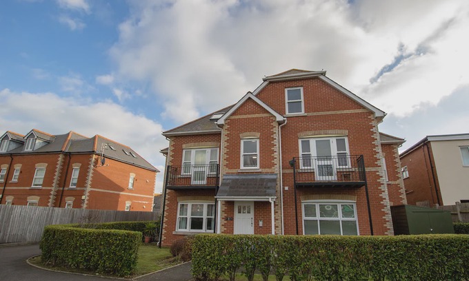 Weymouth Apartment | 7 Harbour Reach, WEYMOUTH