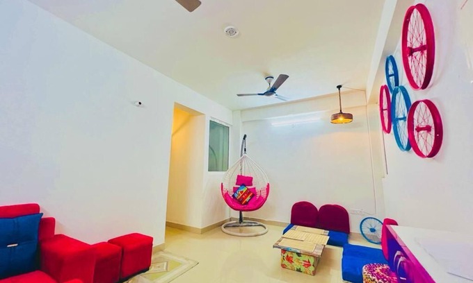 Varanasi Apartment | 7 Kiwi's Luxury Stay