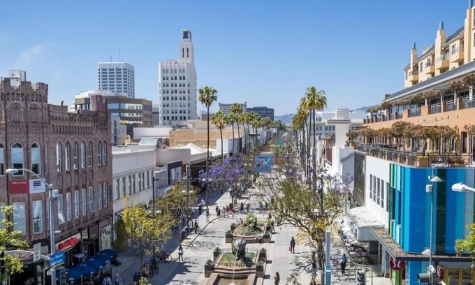 Downtown Apartment | 7 Large Down Town Santa Monica Apartment