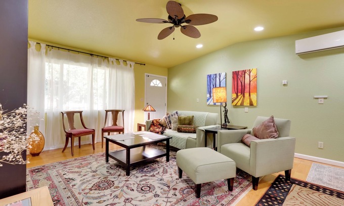 Middletown House | 7 Mi to Clear Lake: Home w/Peaceful Deck!