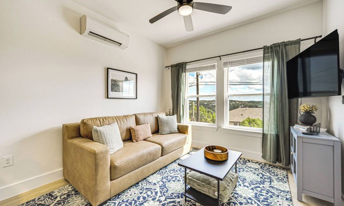 Dripping Springs House | 7 Mi to Dtwn Dripping Springs: Home w/Views!