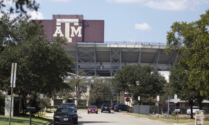 College Park House | 7 Minute Walk to Kyle Field - Charming Cottage