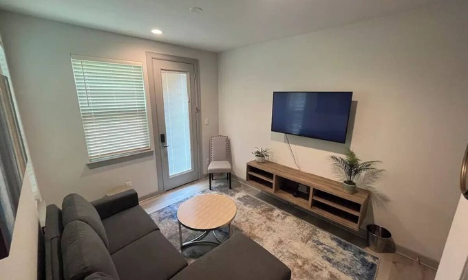 Northside House | 7 Minutes from Downtown Houston