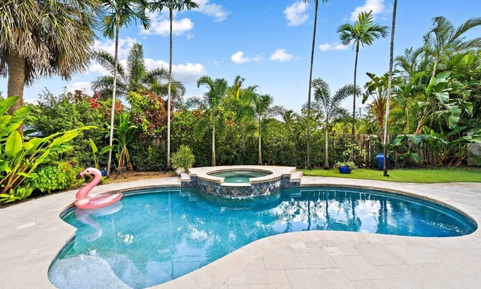 Poinsettia Heights House | 7 Minutes to Beach ~ Saltwater Pool ~ Open Floor Plan