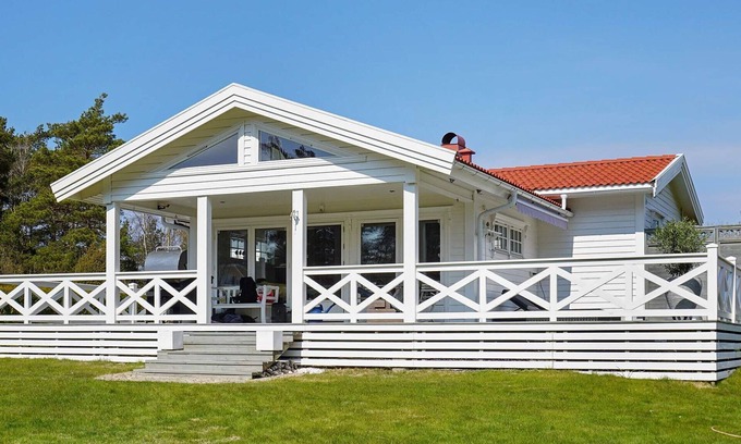 Kampersvik House | 7 person holiday home in Fjällbacka