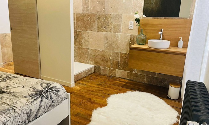Jarnac House | 7 Rue Cherche Midi