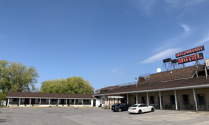 Carleton Place Hotel | 7 West Motel
