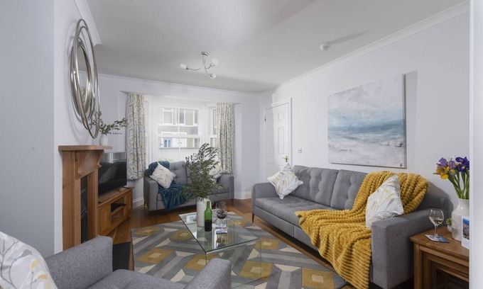 St Ives House | 7 Wheal Ayr - a house that sleeps 6 guests in 3 bedrooms