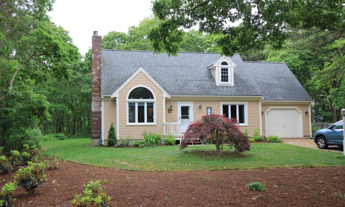 Mashpee House | 7 Yachtsman Circle - Mashpee Escape, short drive to beach and Commons