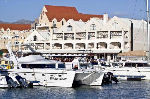 Gordons Bay Central Apartment | 70 m² Serviced apartment ∙ 4 guests