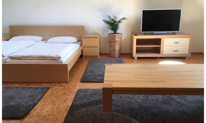 Grunlichtenberg mit Hockendorf Apartment | 70 sqm apartment on the Alpakahof Gaias garden