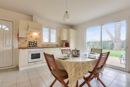 Ares House | 700m plage d'Arès- Jardin et pins, maison pour 4