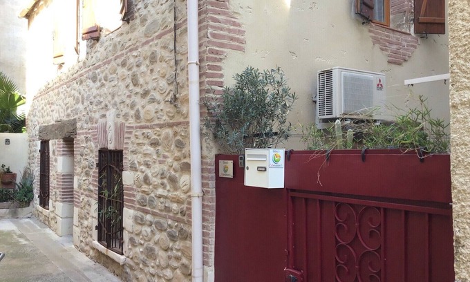 Claira House | 70m2 air-conditioned village house, terrace and atypical
