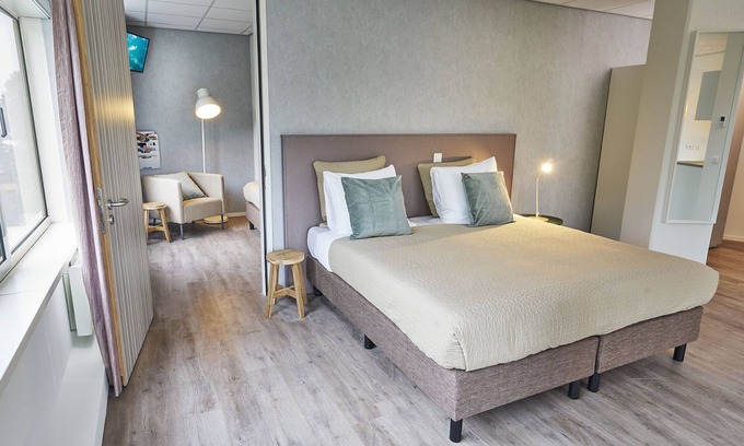Badhoevedorp Apartment | 70m2 Two Room Apartment | Near Amsterdam & Schiphol