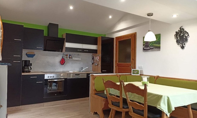 Koesslarn Apartment | 70sqm apartment with alpine view with pool, trampoline and pool table