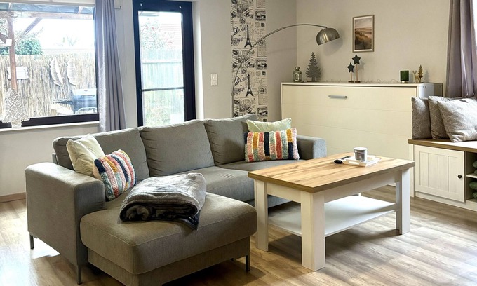 Region Hannover District Condo | 70sqm apartment with large eat-in kitchen & terrace near Steinhuder Meer.