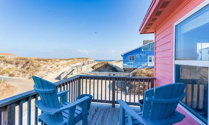 South Nags Head House | 7113 The Happy Crab * Just Steps to the Beach