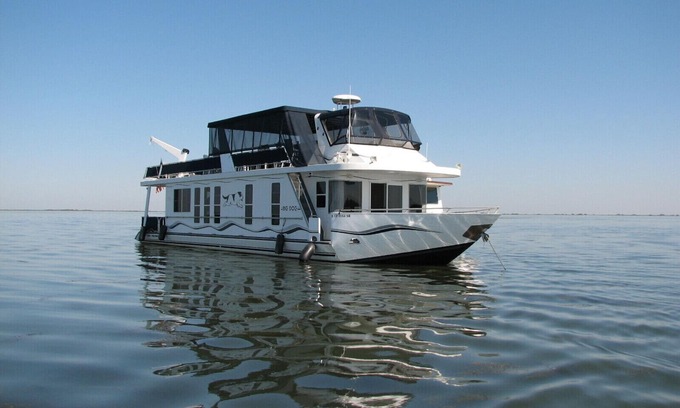 Bethel Island Boat Rental | 72 foot Luxury Custom Houseboat "Big Dog"