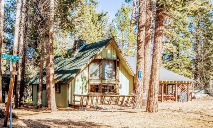 Ponderosa House | 7200ft Elvtn,Sequoia Trl 100 Giant,LRG Family,Pets