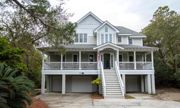 Saint Helena Island House | 723 Sea Horse
