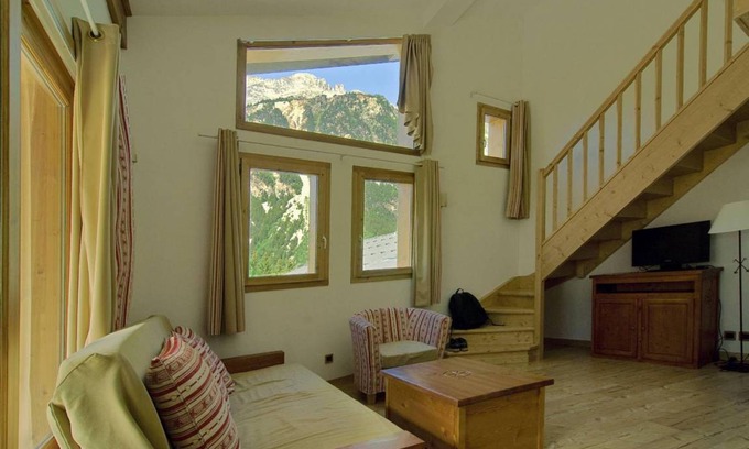Pralognan-la-Vanoise Apartment | 73 m² Apartment ∙ 3 bedrooms ∙ 9 guests