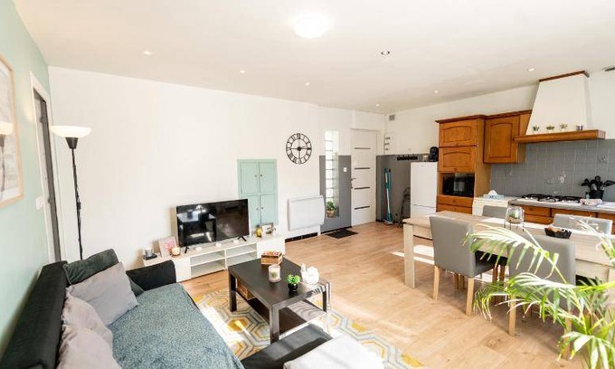 Plaine Centre Ville Apartment | 75 m² Apartment ∙ 2 bedrooms ∙ 8 guests
