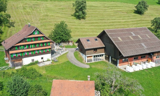 Oberaegeri Apartment | 76 m² Apartment ∙ 2 bedrooms ∙ 6 guests