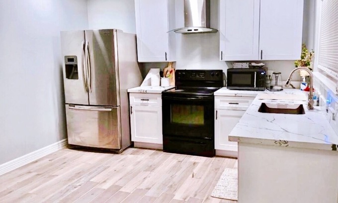 Clodine House | 77072 New Remodeled Townhouse