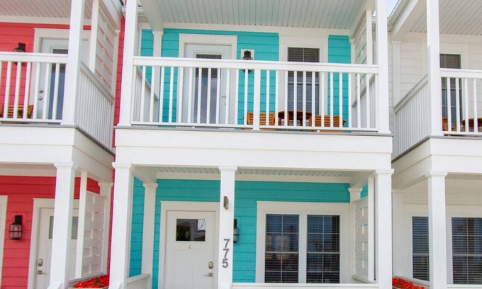 Celina House | 775 TH · Paradise Palms - 2 Bed/2.5 Bath Townhome w/Amazing Views!