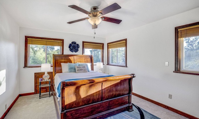 Santa Rosa House | 7BD/4.5BA Santa Rosa Estate w/HotTub, Games, BBQ!