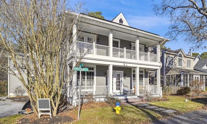 The Pines House | 7Bdrm/6bath House - 2 Blocks to the Beach
