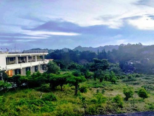 Abu Road Hotel | 7BHK Hill Villa