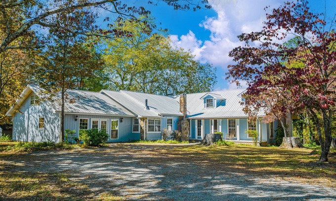 Mentone Other | 7BR/4BA, Sleeps 21! Adjoins National Park. Trails/Pond. Lookout Mtn. Cabin
