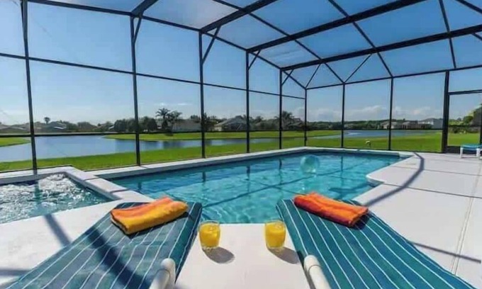 Crescent Lakes House | 7BR Family - Near Disney - Pool - Hot Tub - Game Room