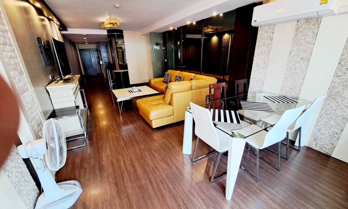 Khlong Toei Nuea Apartment | 7C-Short-term rental allowed-2BRs Downtown Bangkok