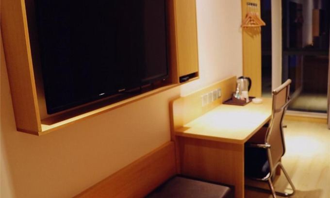 Chenghua Hotel | 7Days Premium Chengdu East Railway Station Subway Station Branch