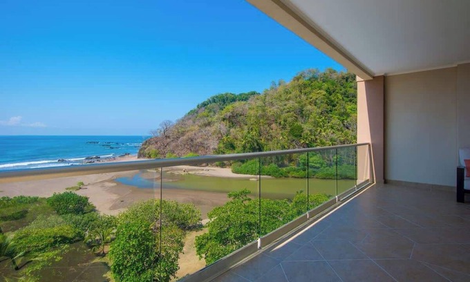 Barrio Los Faroles Condo | 7th Floor Ocean View. Sleeps 8. 3 Beds 3 Bath