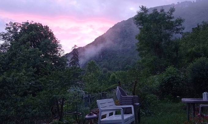 La Burbanche House | 8/10-person house close to supervised swimming lake and rafting spot