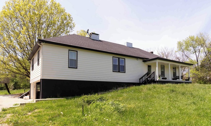 Eastwood House | 8 Acres private estate! Spacious 5-bedroom house in Fisherville.