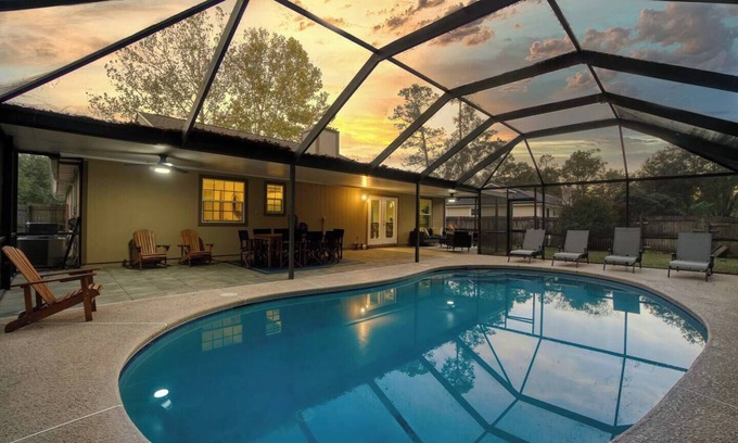 Southside House | ~8-Ball Abode Sleeps 8 Pool Basin & Pool Table~